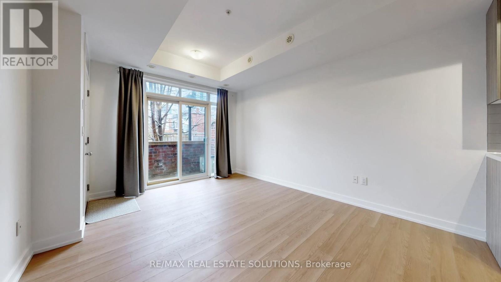 #59 140 BROADVIEW AVENUE - 8