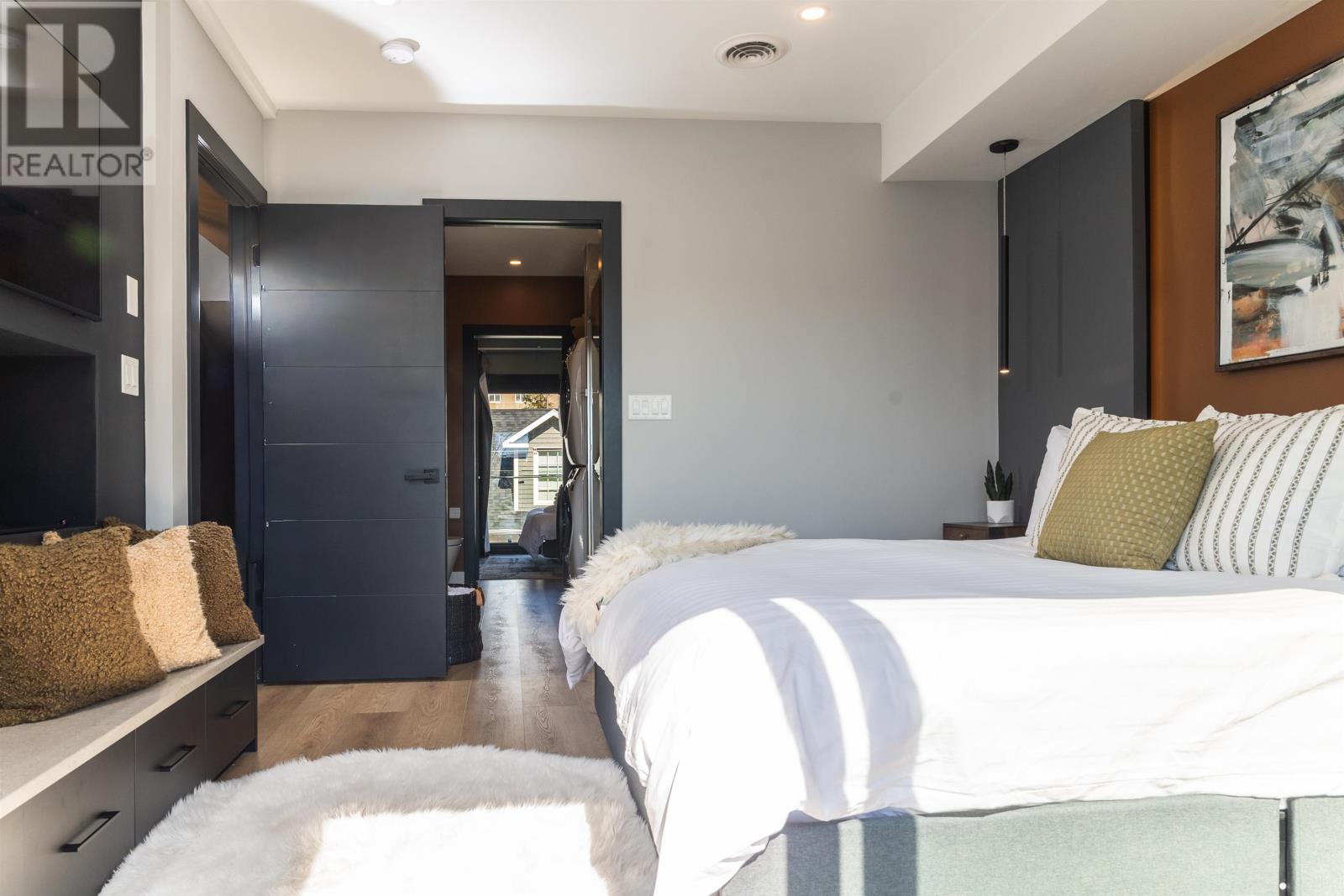 64 Dorchester Street - Image 35