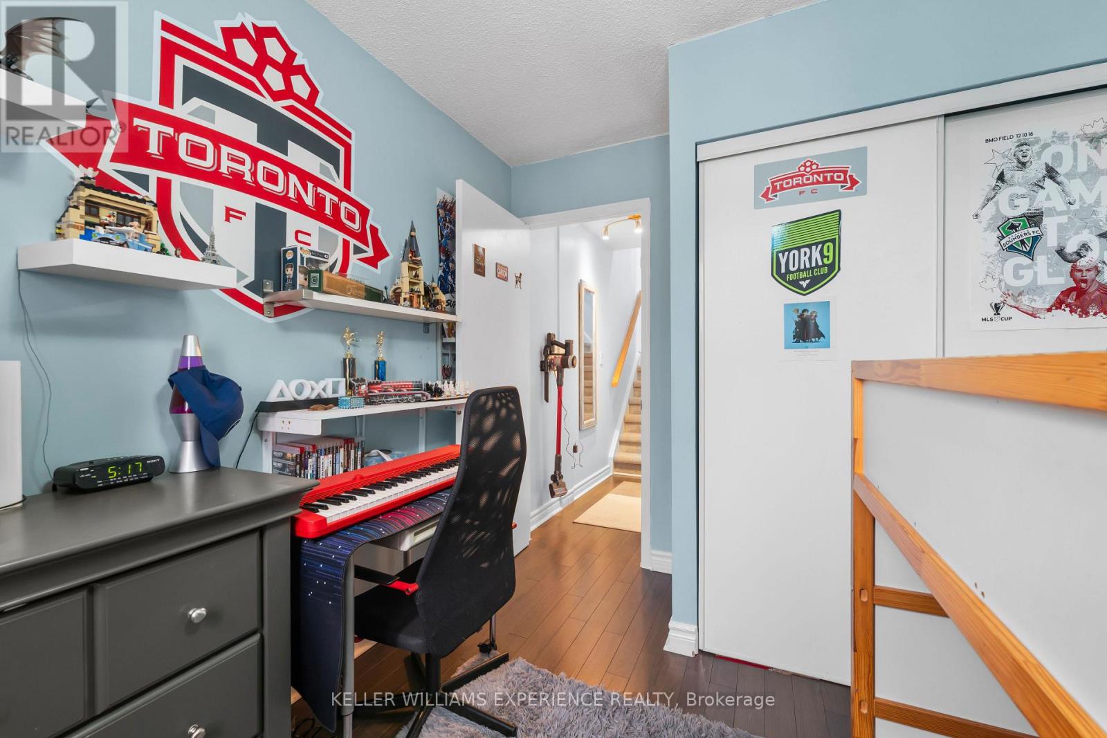 #406 75 WELDRICK ROAD E - 21