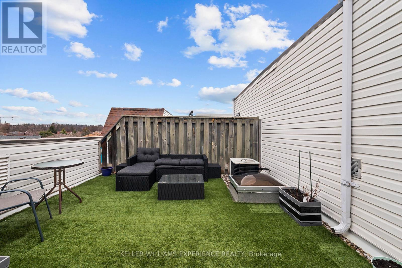 #406 75 WELDRICK ROAD E - 27