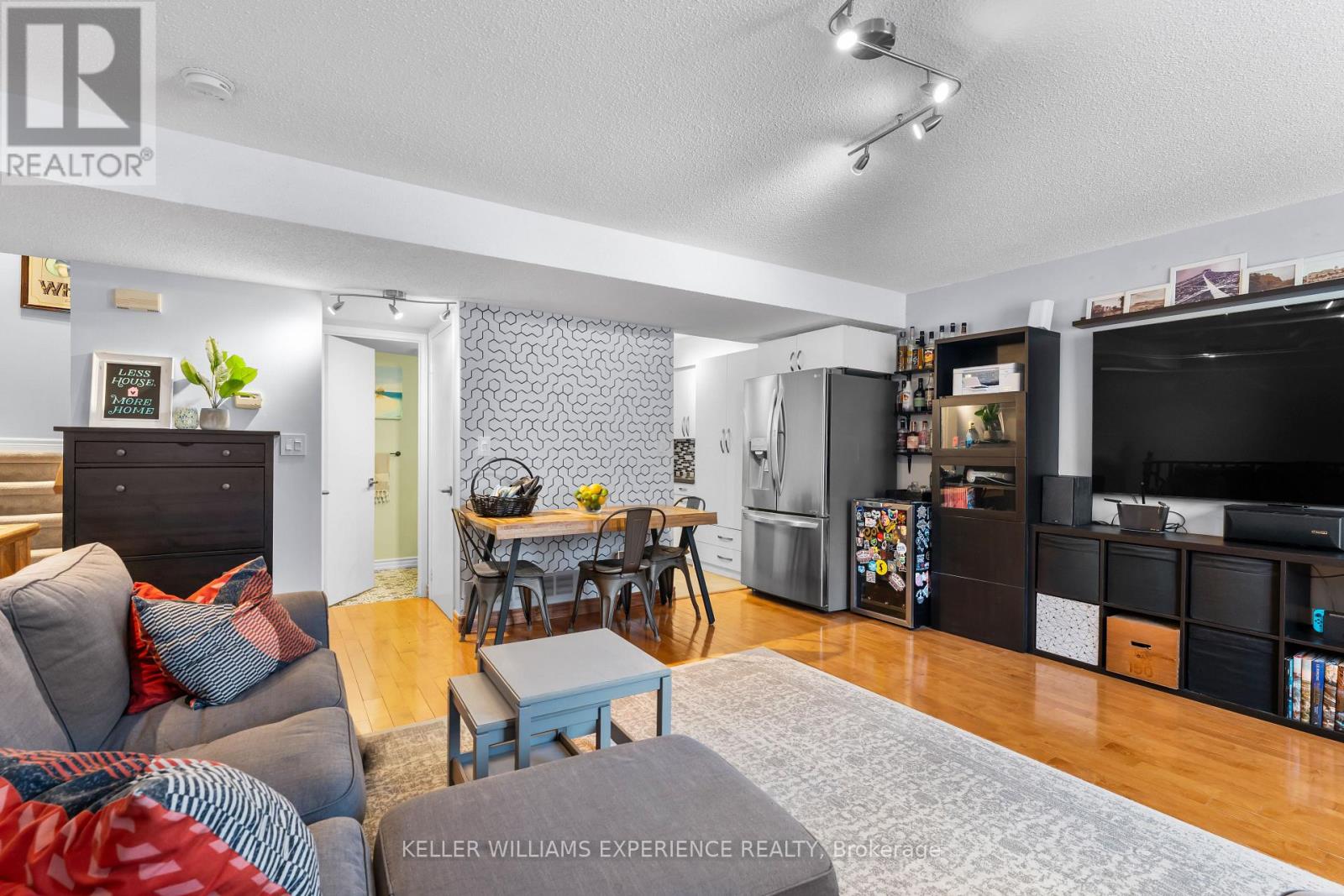 #406 75 WELDRICK ROAD E - 9