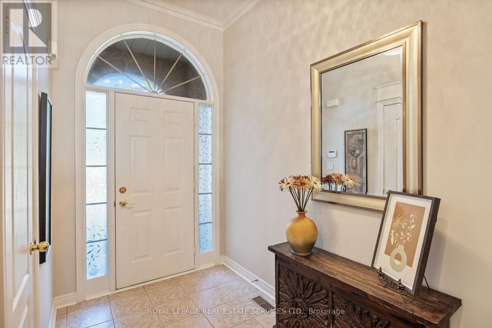 140 KINGSBRIDGE CIRCLE - 3