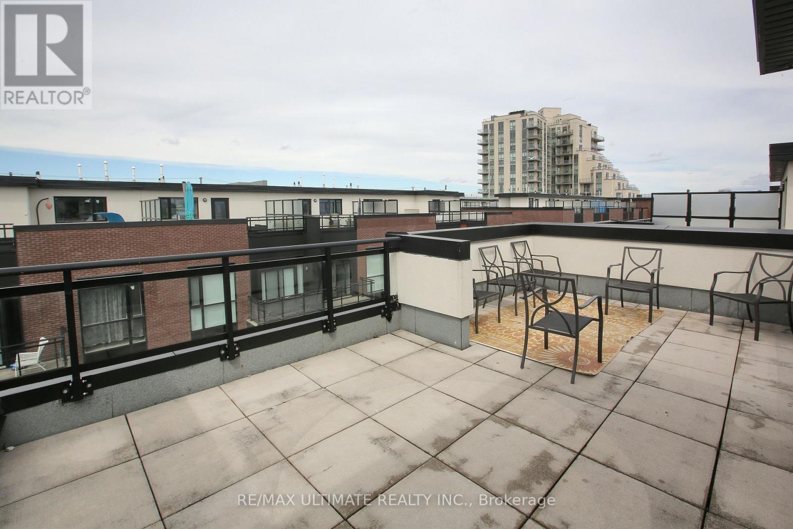 #E403 52 COLES AVENUE - 23