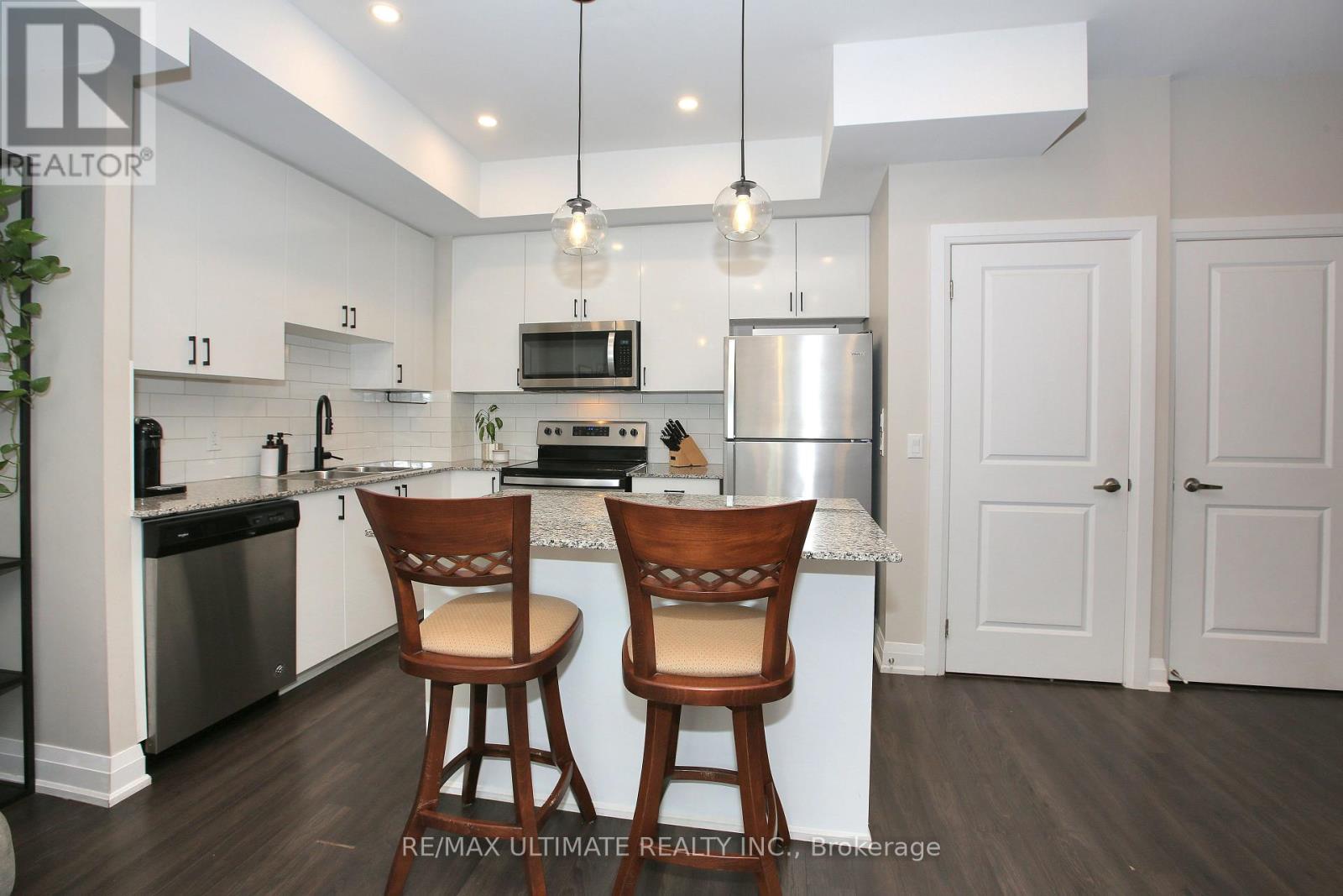#E403 52 COLES AVENUE - 3