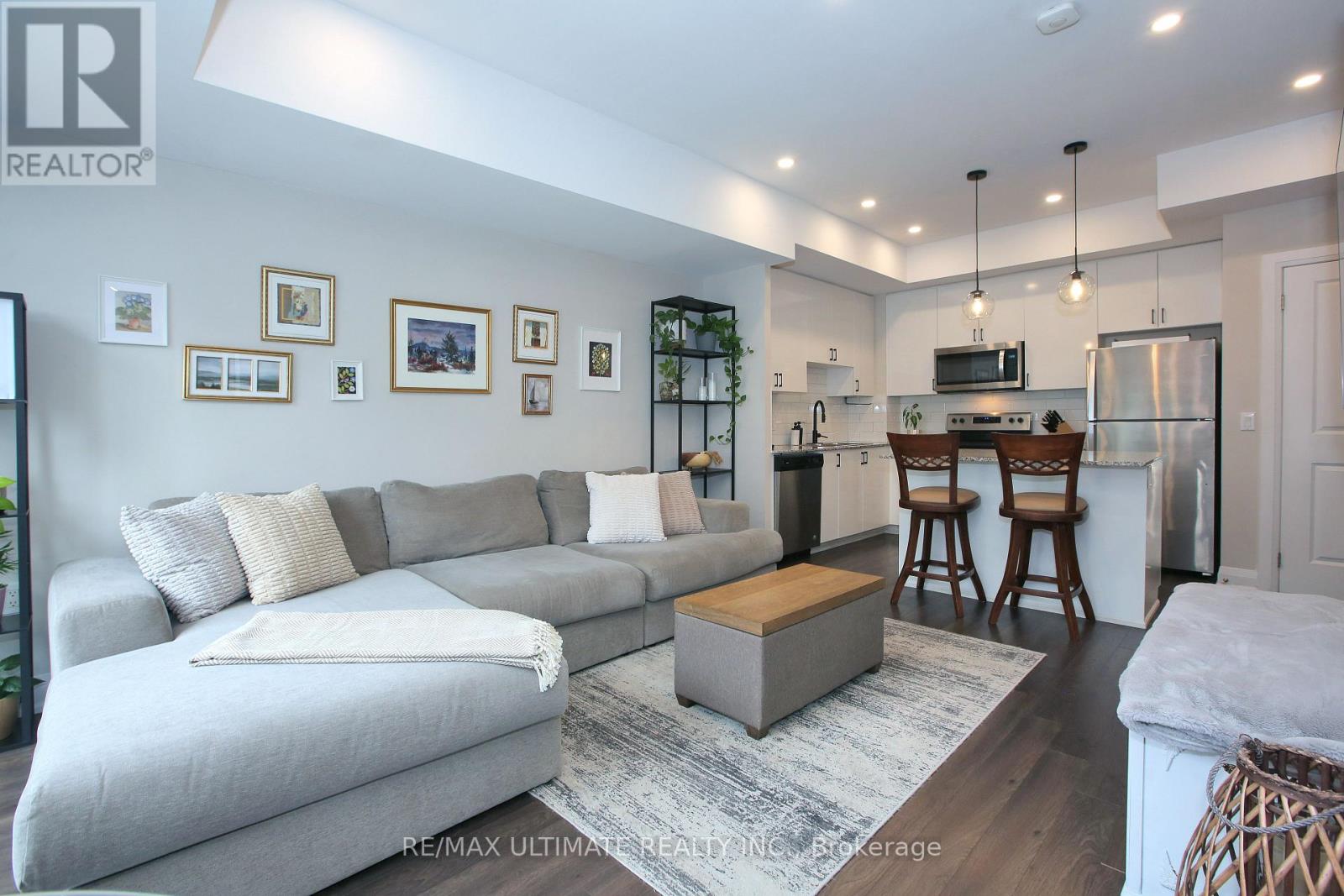 #E403 52 COLES AVENUE - 9