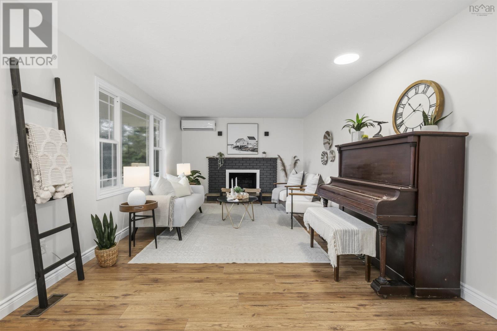 Property photo of 869 West Pennant Road