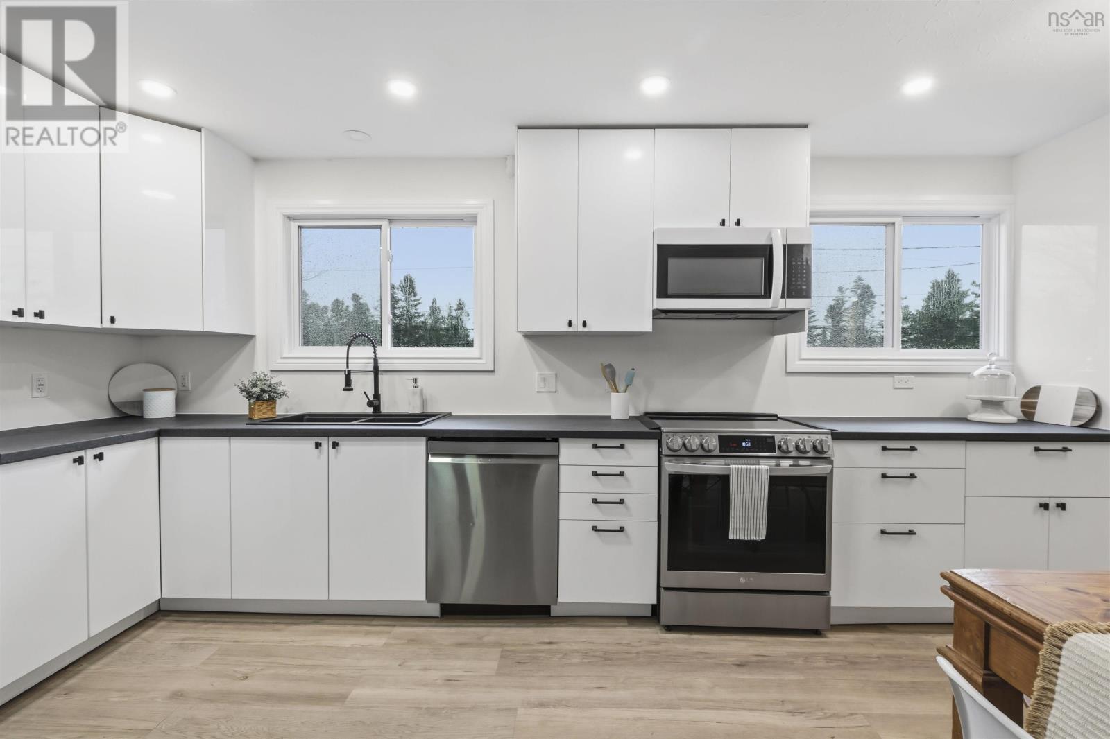 Property 7 of 45 of 869 West Pennant Road