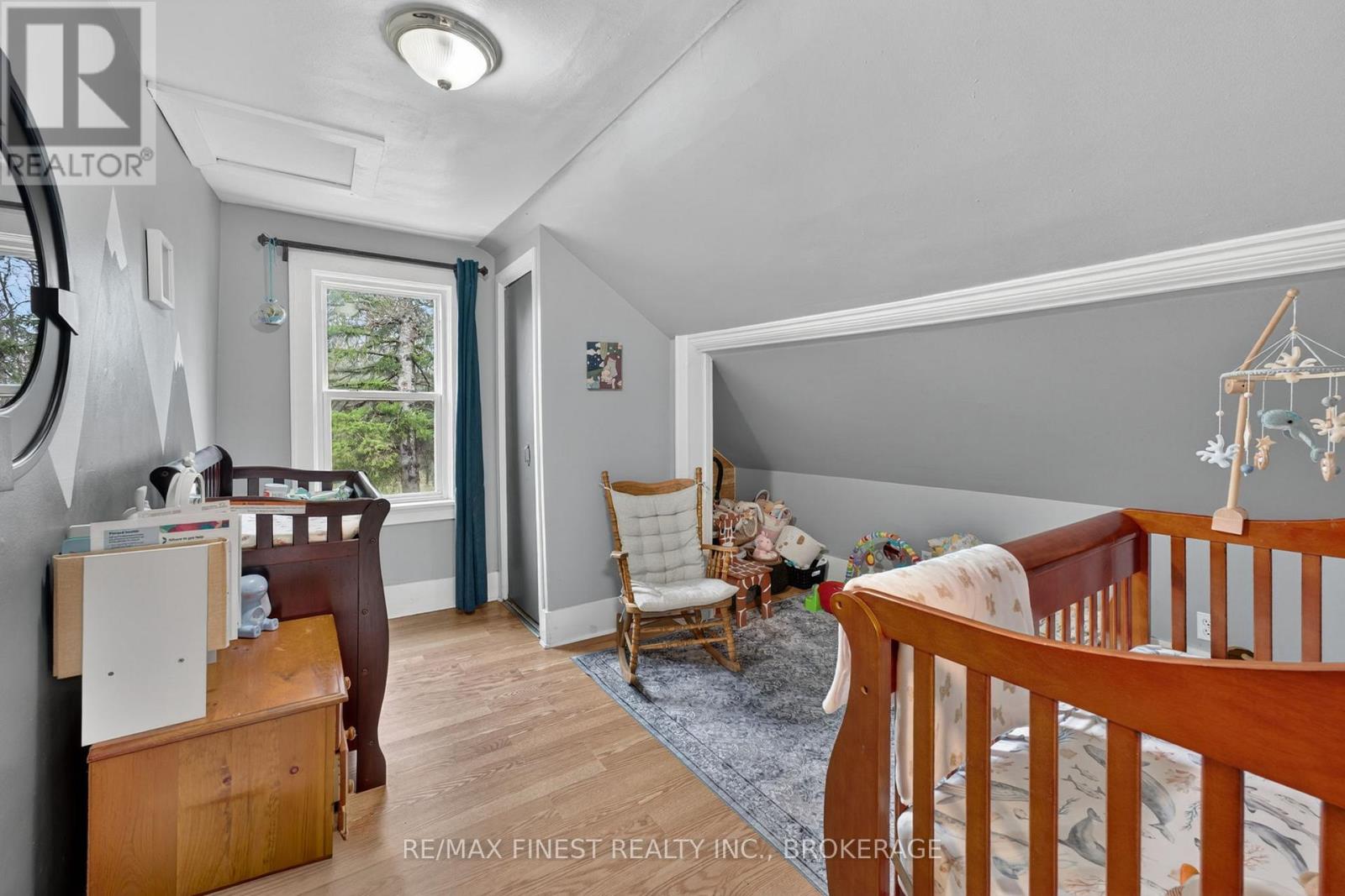 6074 BANK STREET - 21