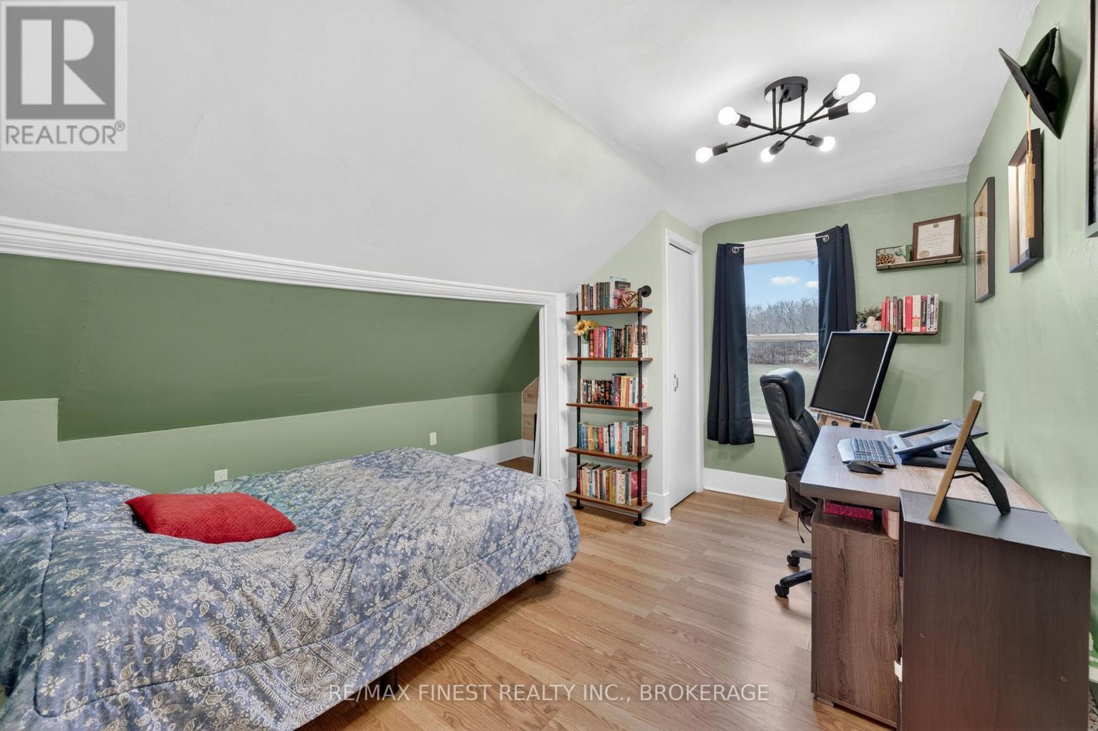 6074 BANK STREET - 22