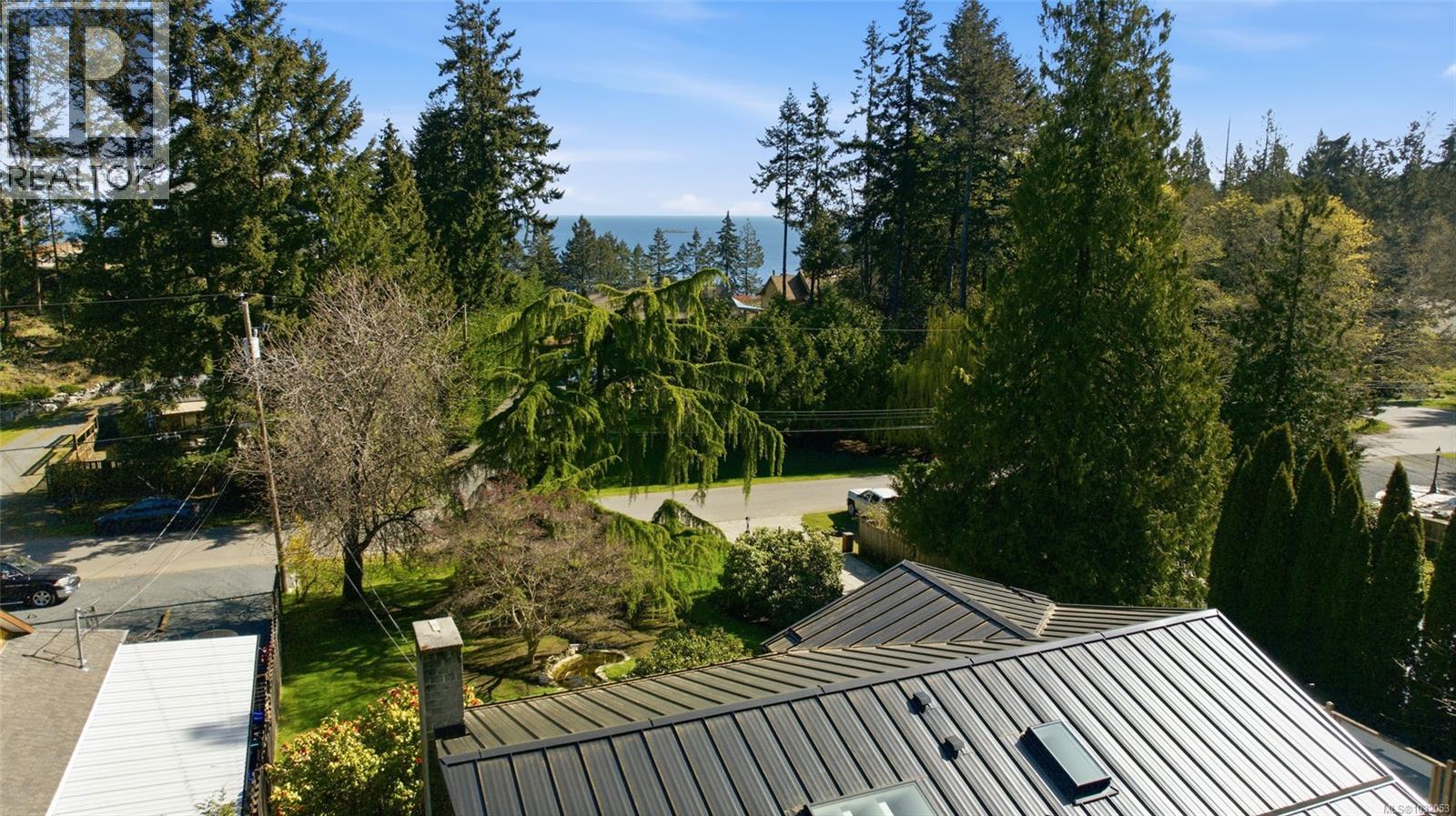 1905 SEA LION CRES - 19