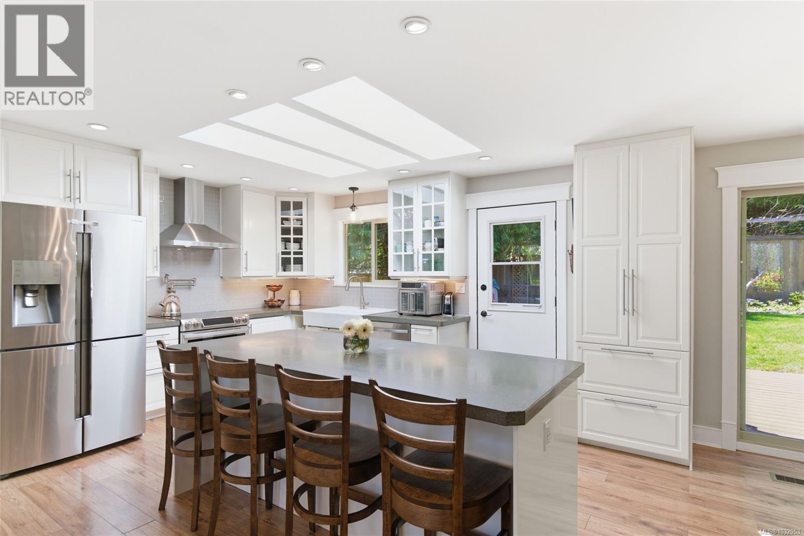 1905 SEA LION CRES - 24