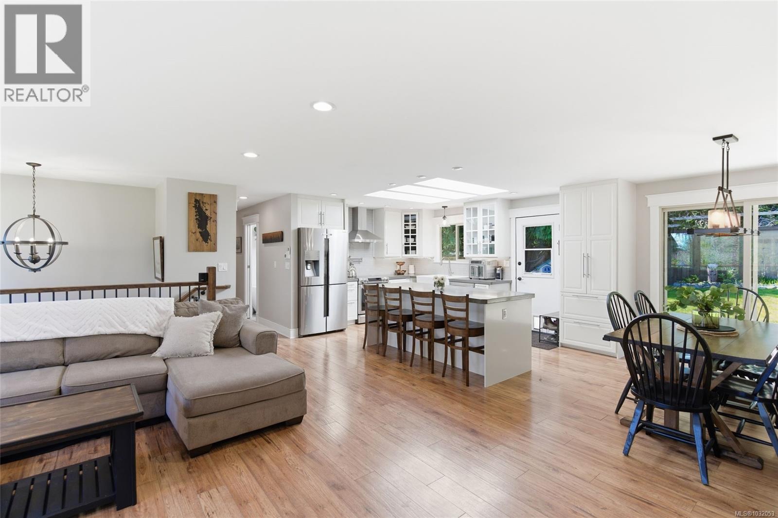 1905 SEA LION CRES - 25