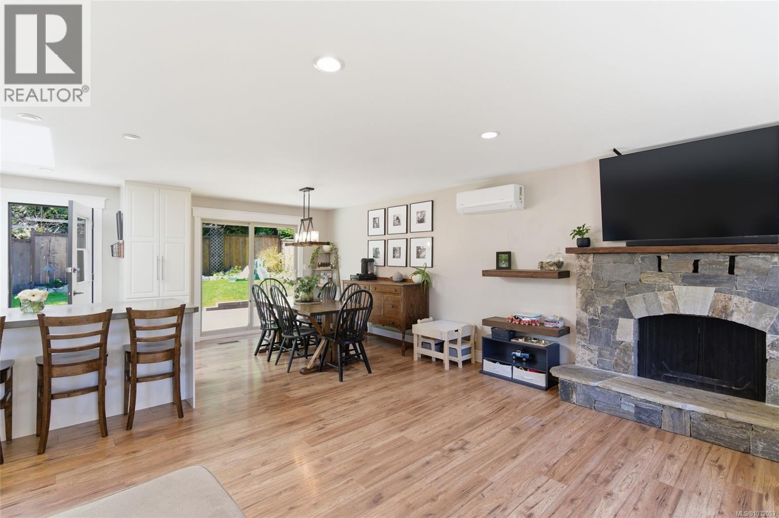 1905 SEA LION CRES - 26