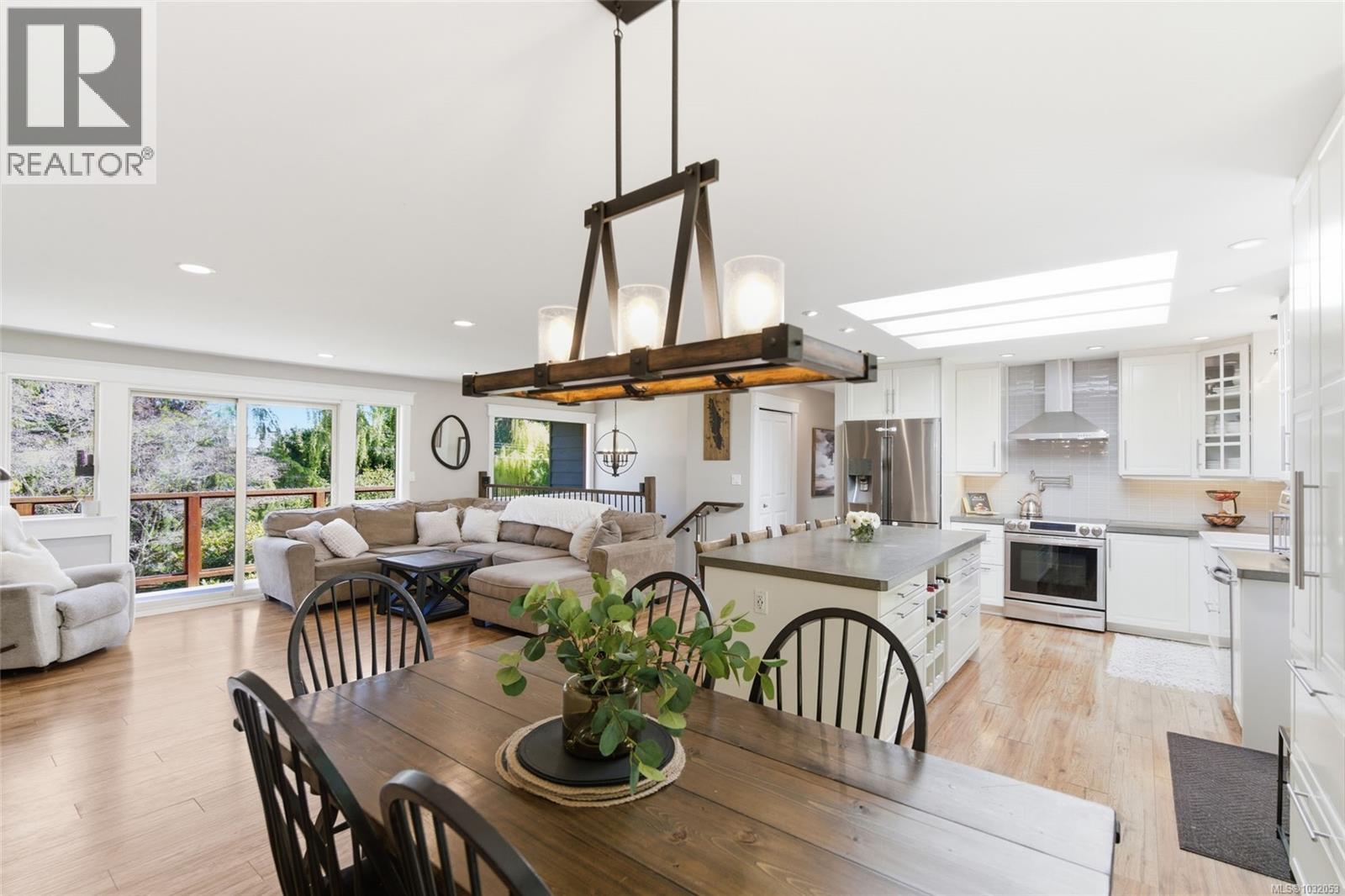 1905 SEA LION CRES - 4