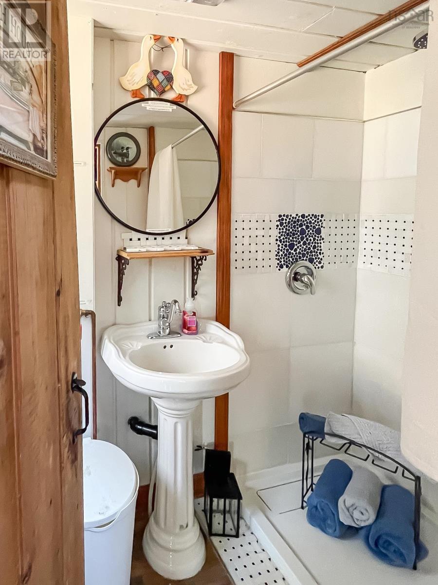 Property 20 of 41 of 251 Harris Drive