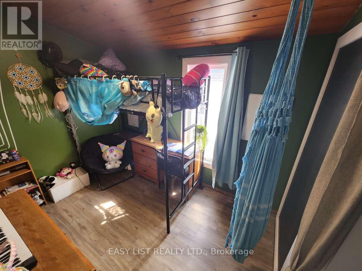 516 BAY STREET — photo 18