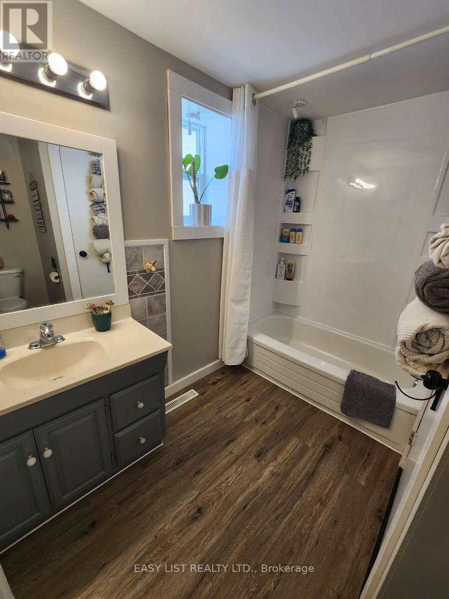 516 BAY STREET — photo 25