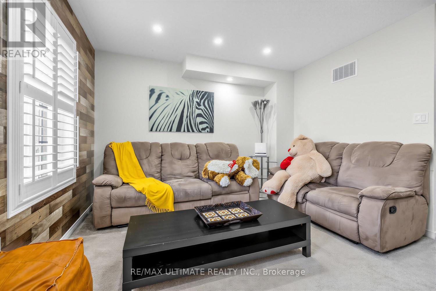 255 TORBARRIE ROAD E - 12