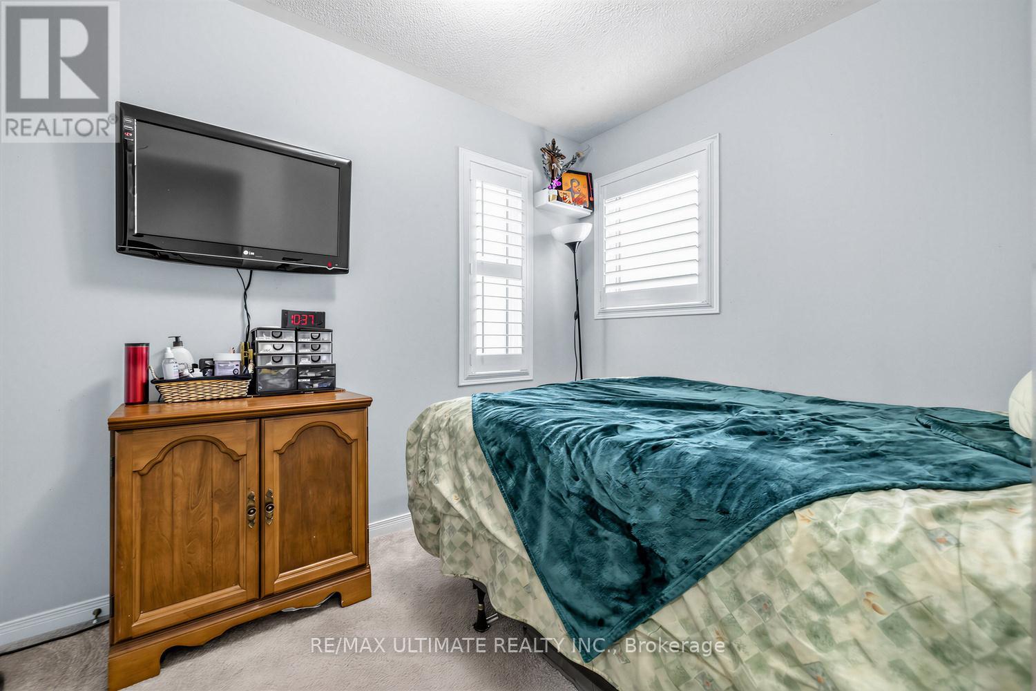 255 TORBARRIE ROAD E - 15