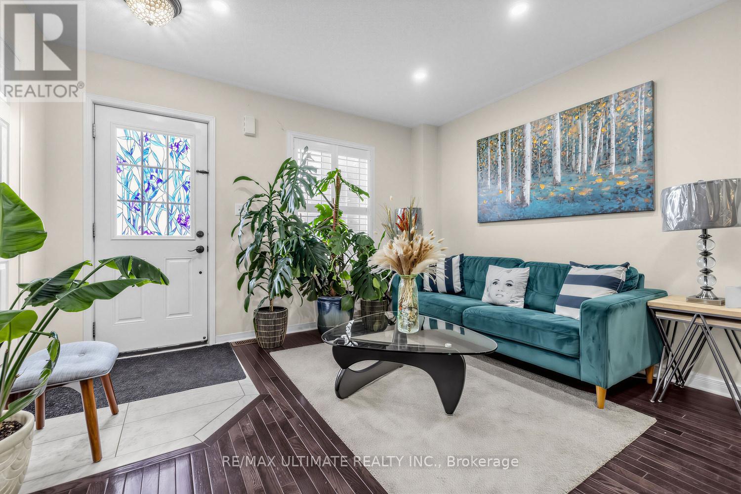 255 TORBARRIE ROAD E - 18