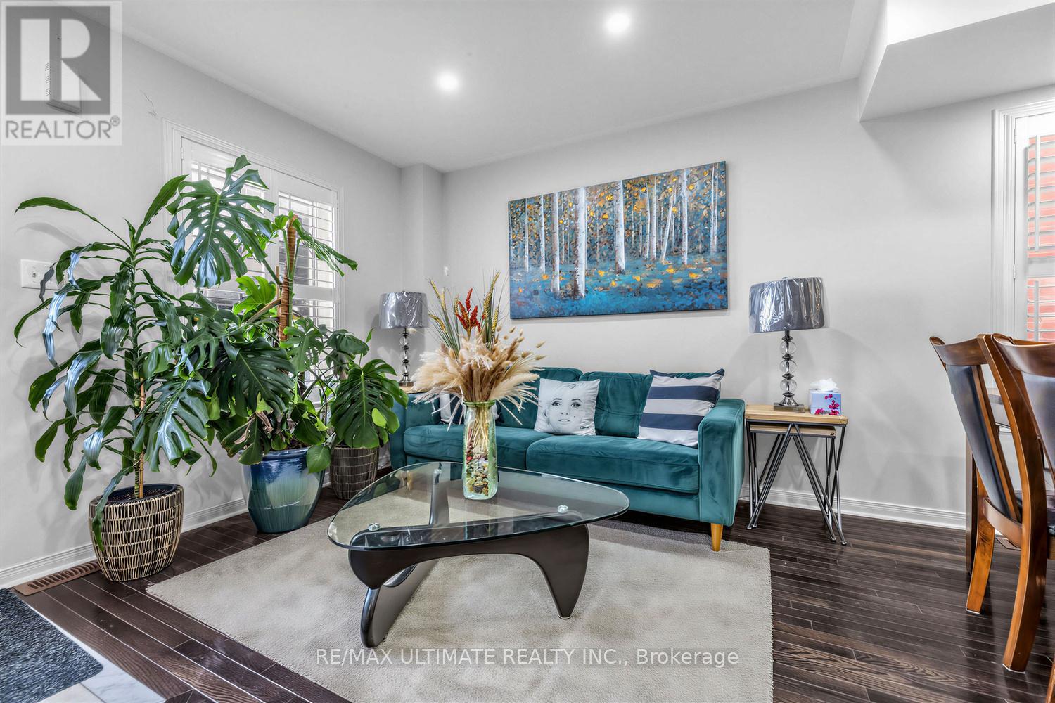 255 TORBARRIE ROAD E - 19