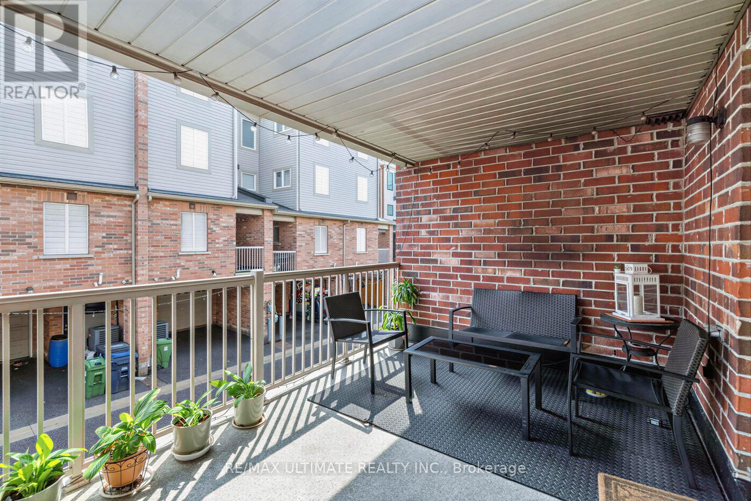 255 TORBARRIE ROAD E - 30