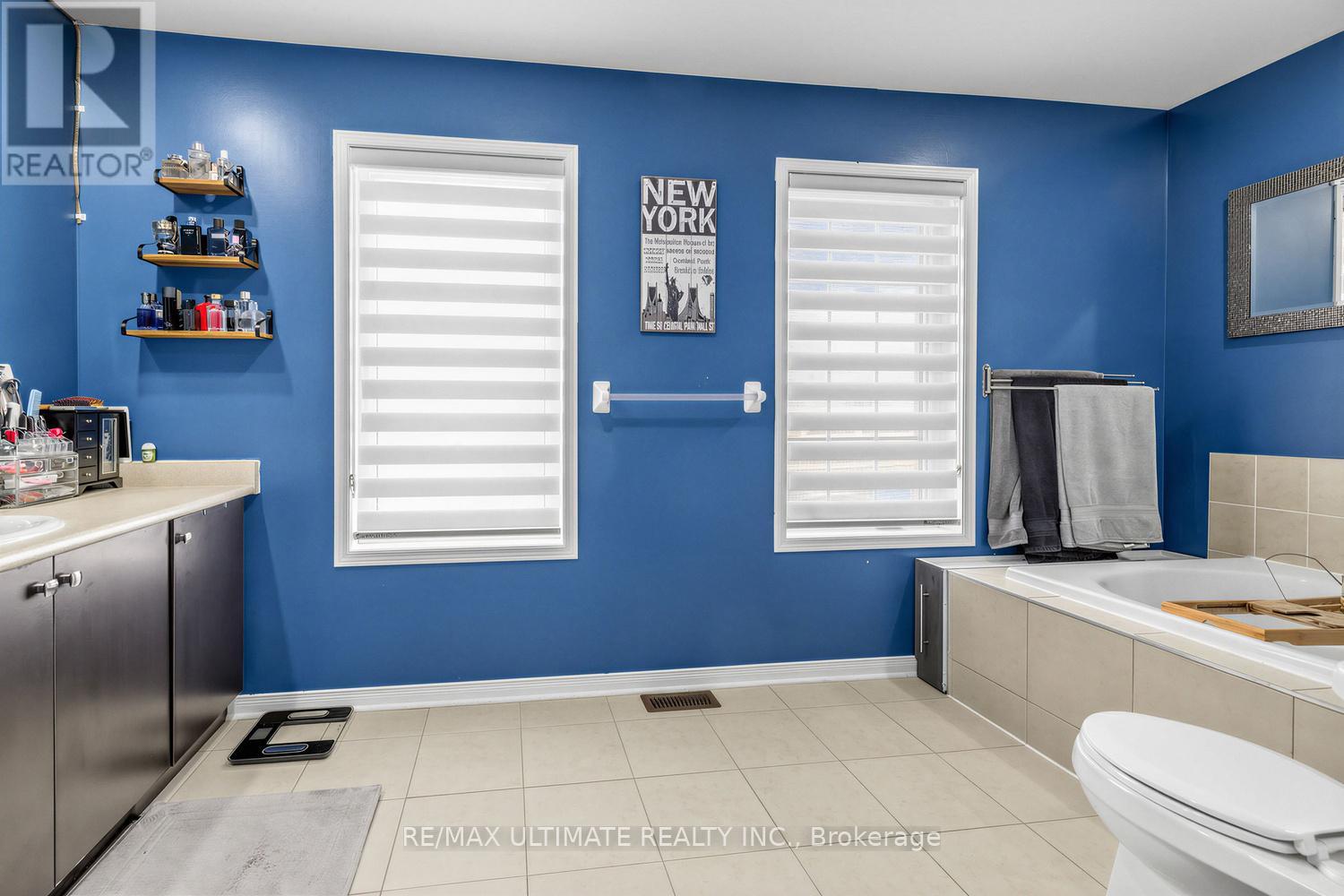 255 TORBARRIE ROAD E - 6