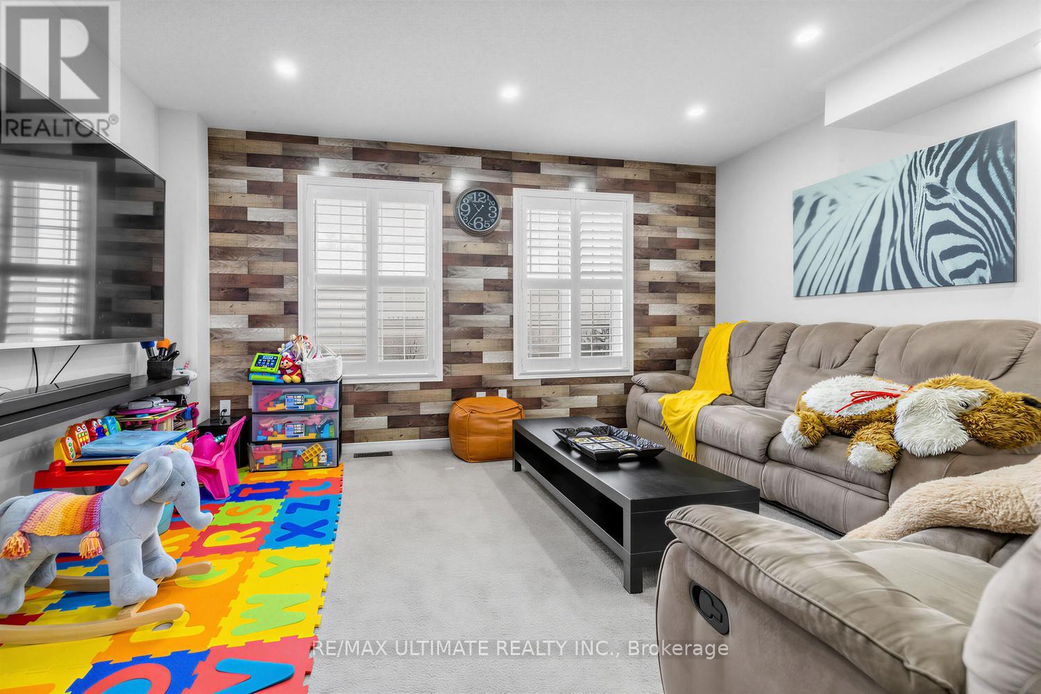 255 TORBARRIE ROAD E - 9