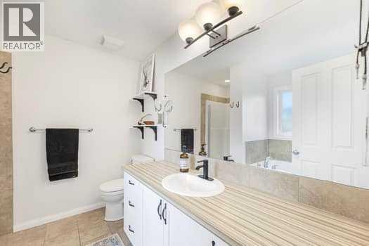 204 Paint Horse Drive, Cochrane