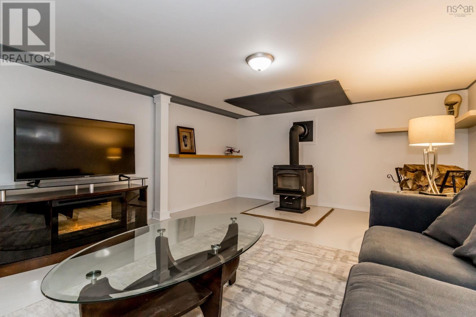 Property 33 of 49 of 16 Hillcrest Avenue