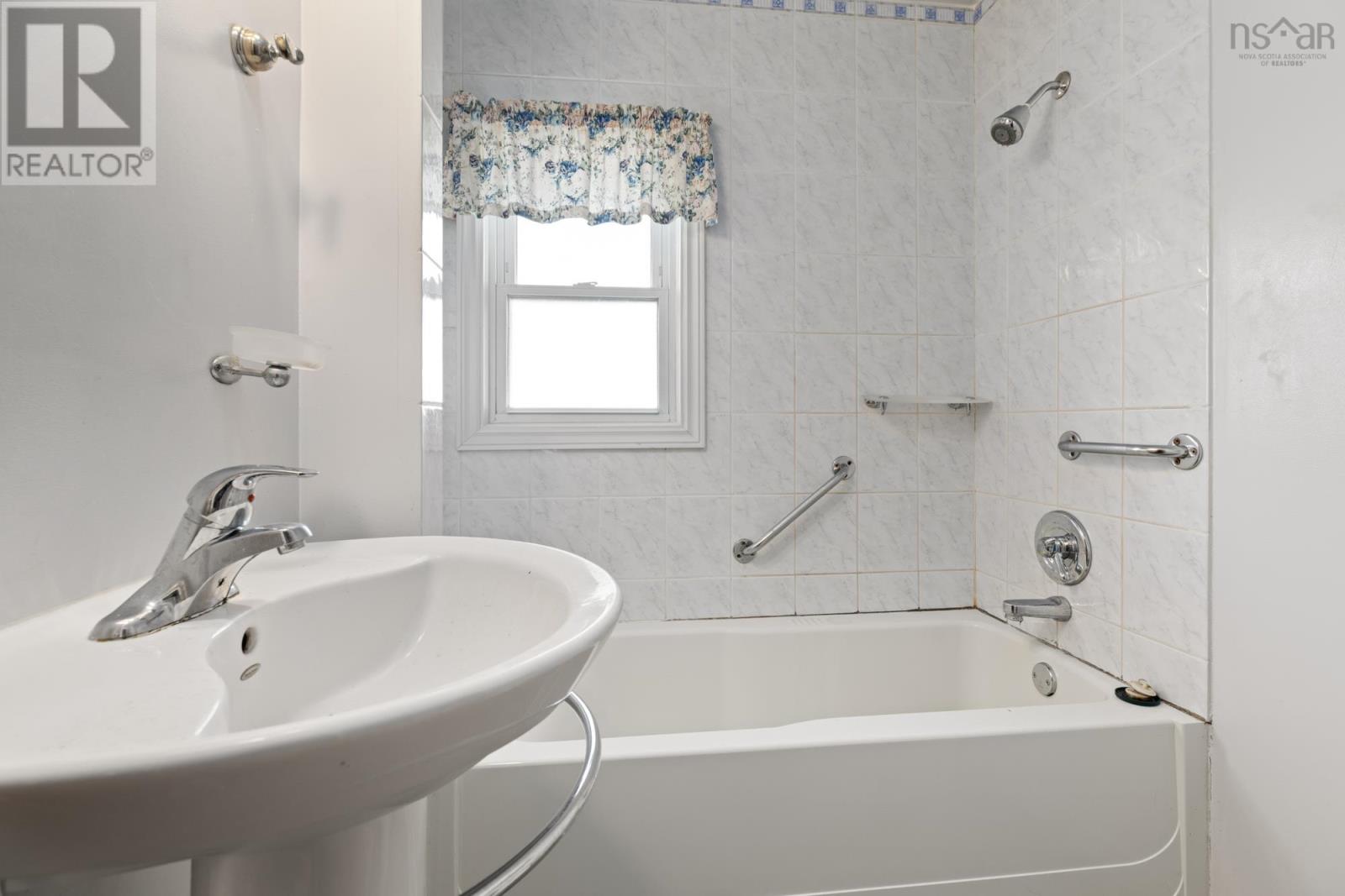 Property 15 of 16 of 3794 High Street