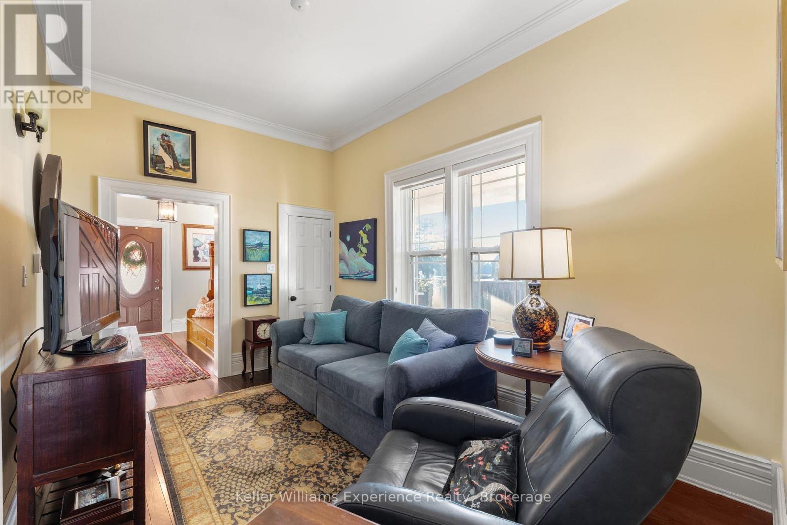 325 THIRD STREET - 10