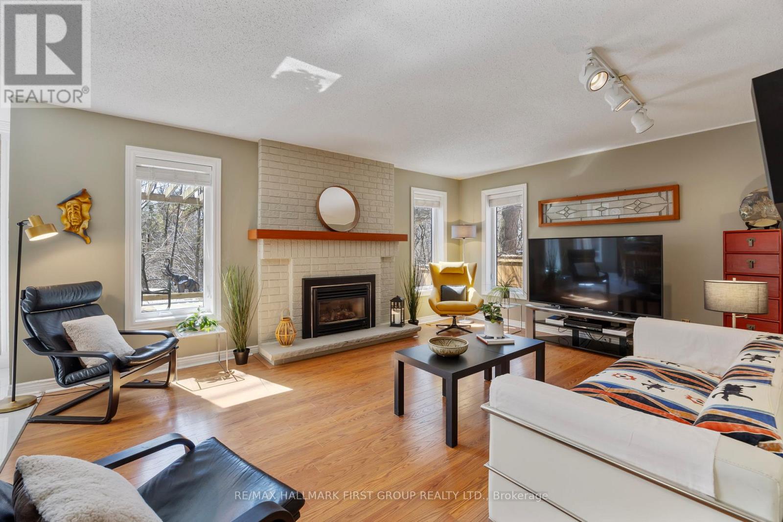 39 KENNETT DRIVE - 20