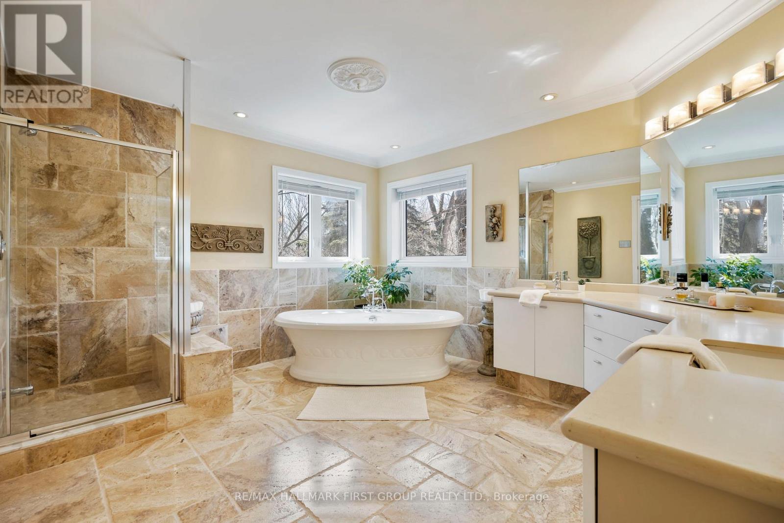 39 KENNETT DRIVE - 35