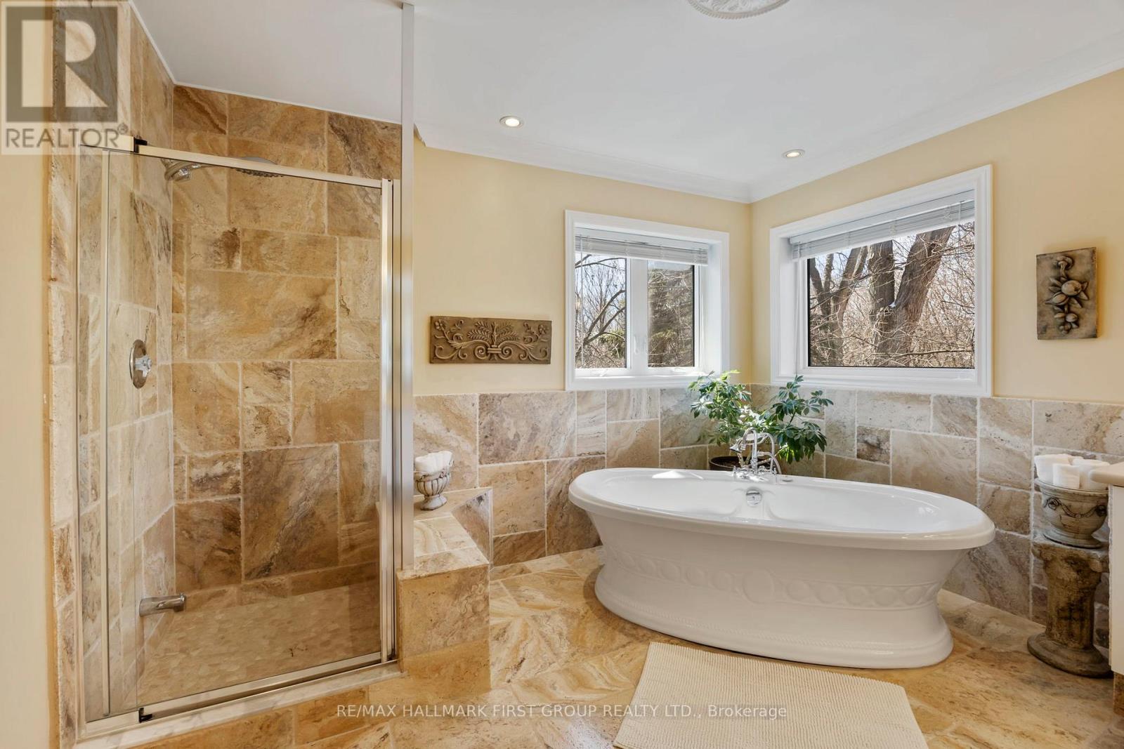 39 KENNETT DRIVE - 38