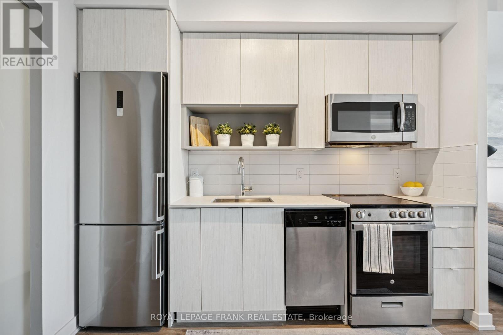 409 - 630 GREENWOOD AVENUE