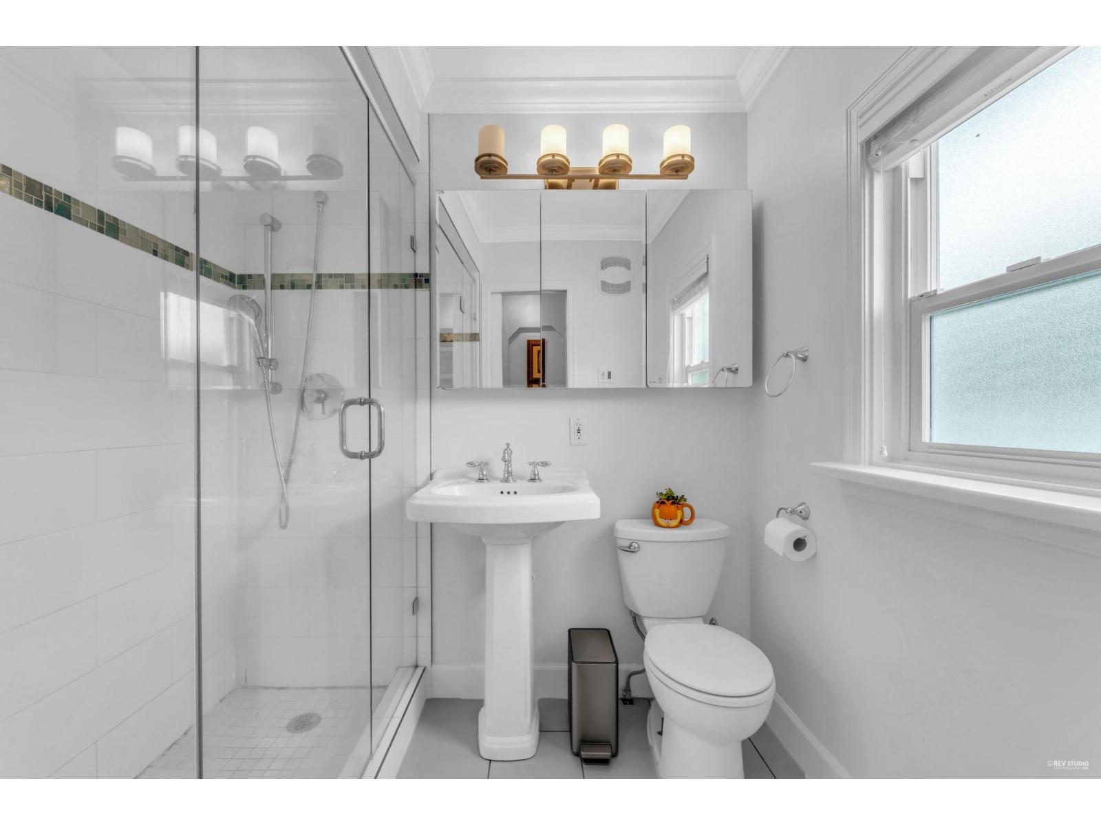 14104 MARINE DRIVE, White Rock