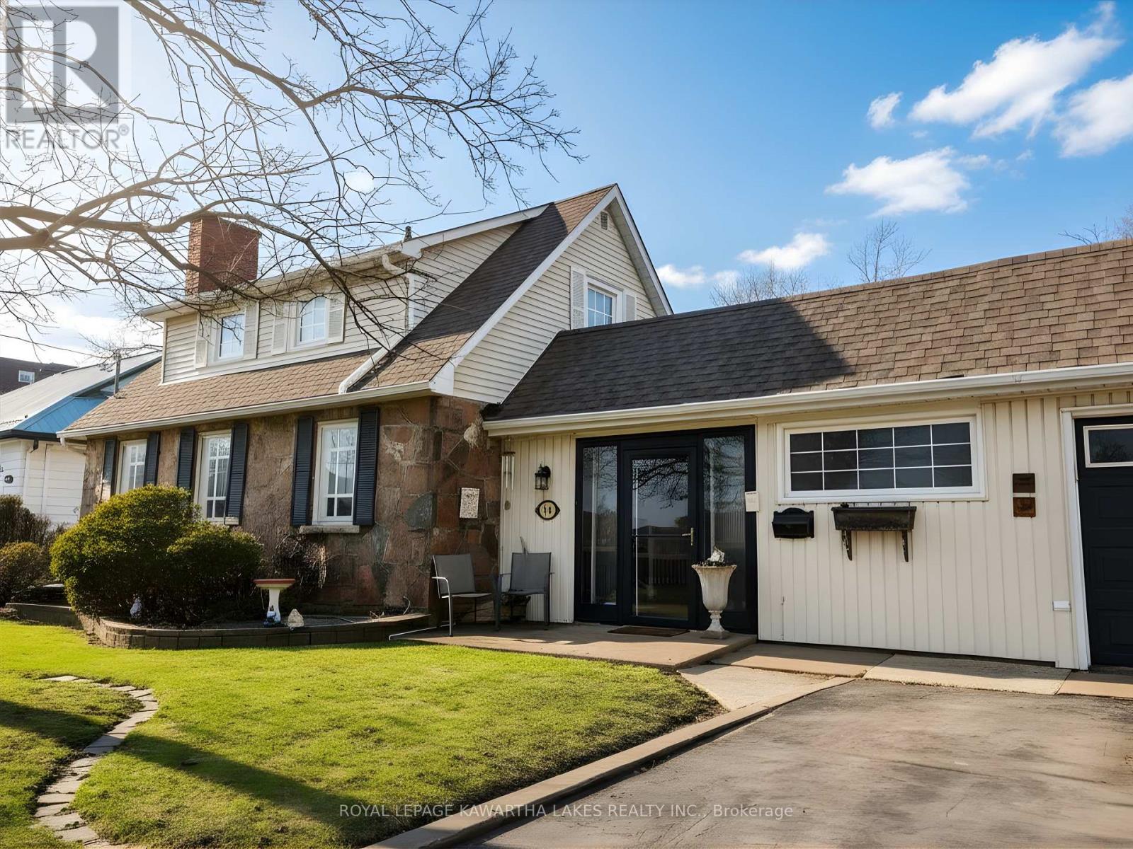 114 COLBORNE STREET W