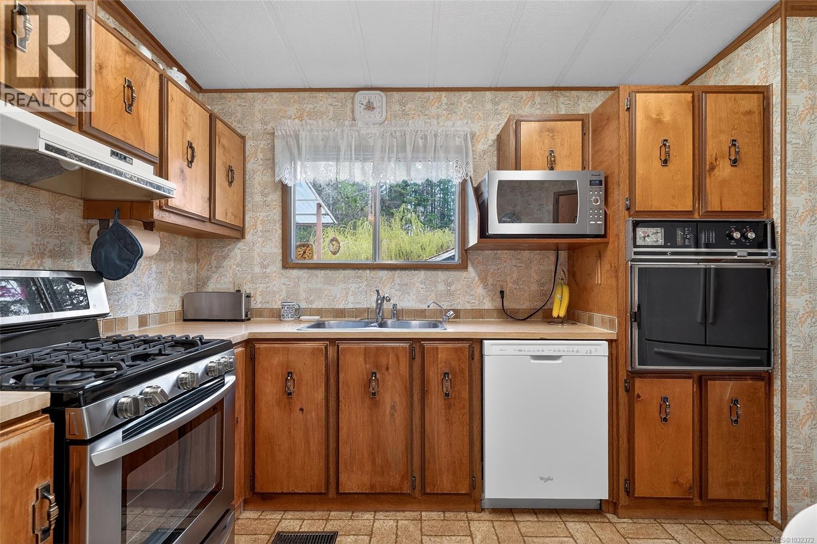 305 ALLSBROOK RD - 17