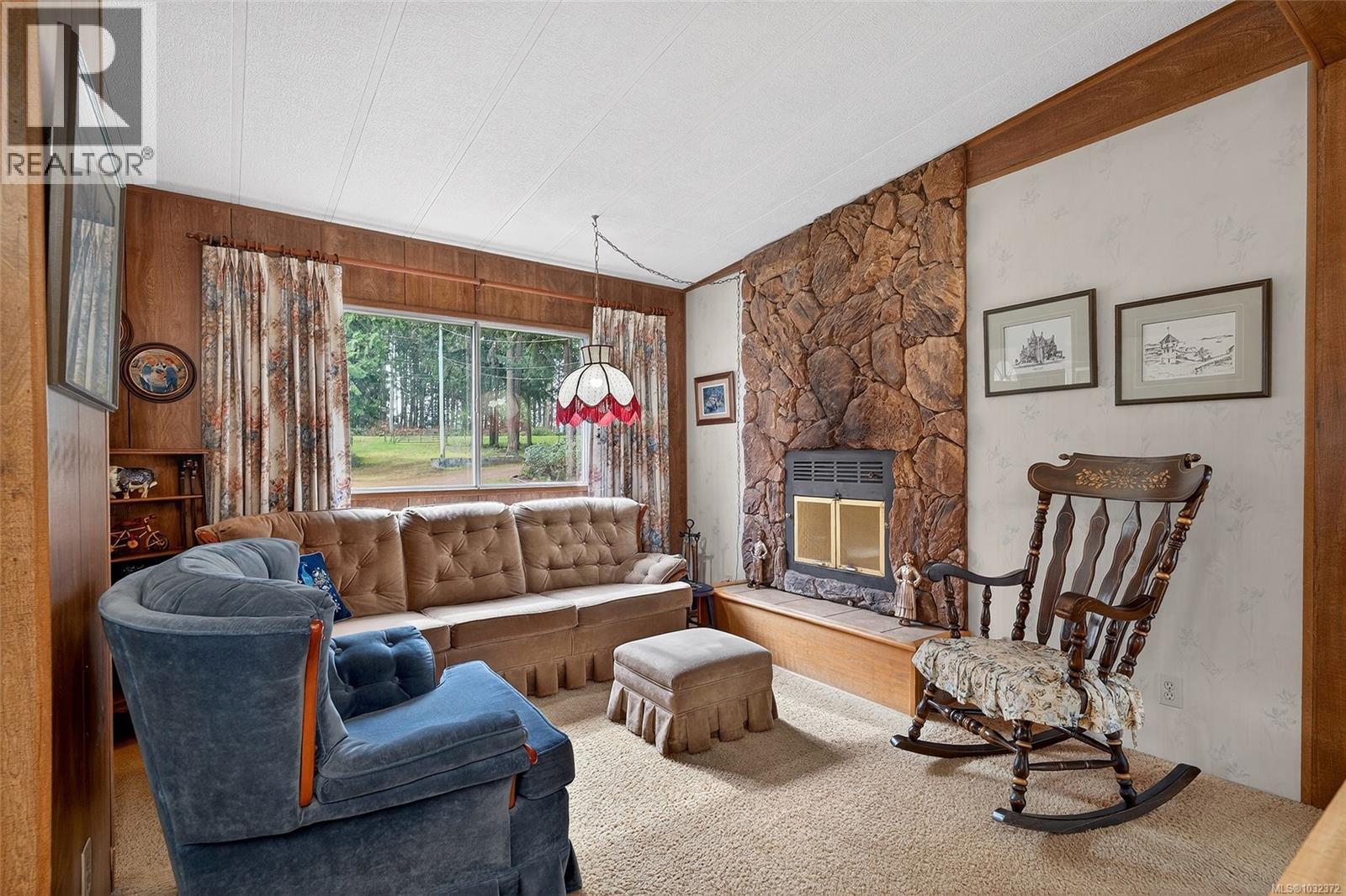 305 ALLSBROOK RD - 19