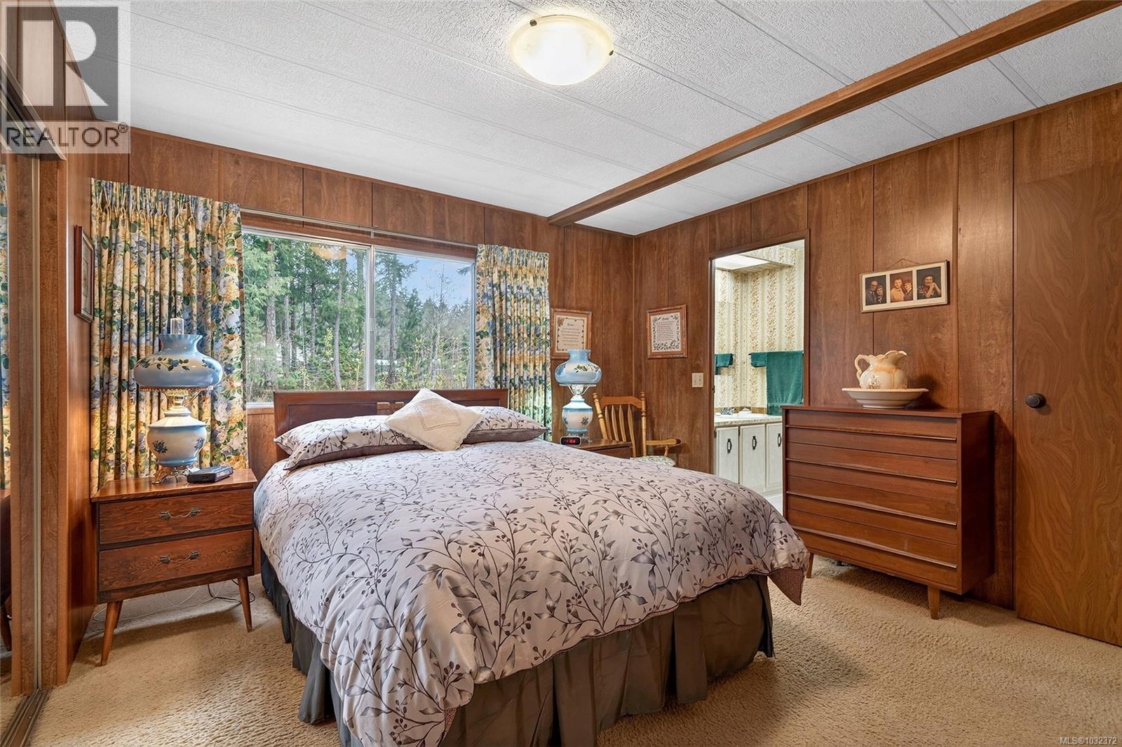 305 ALLSBROOK RD - 21