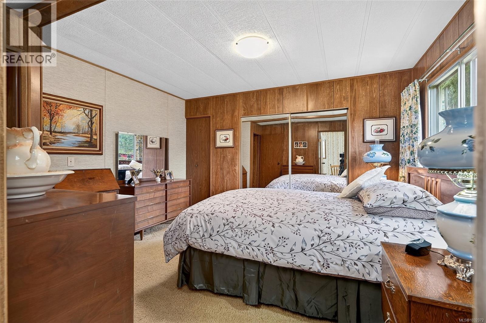 305 ALLSBROOK RD - 22