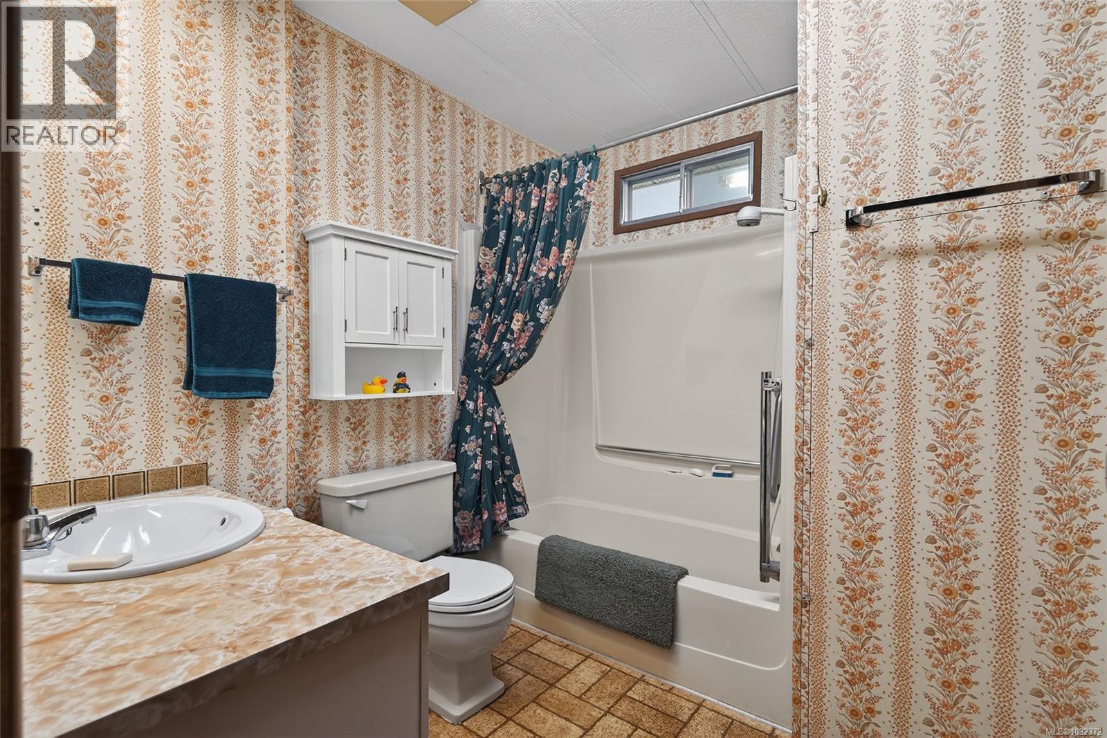 305 ALLSBROOK RD - 26