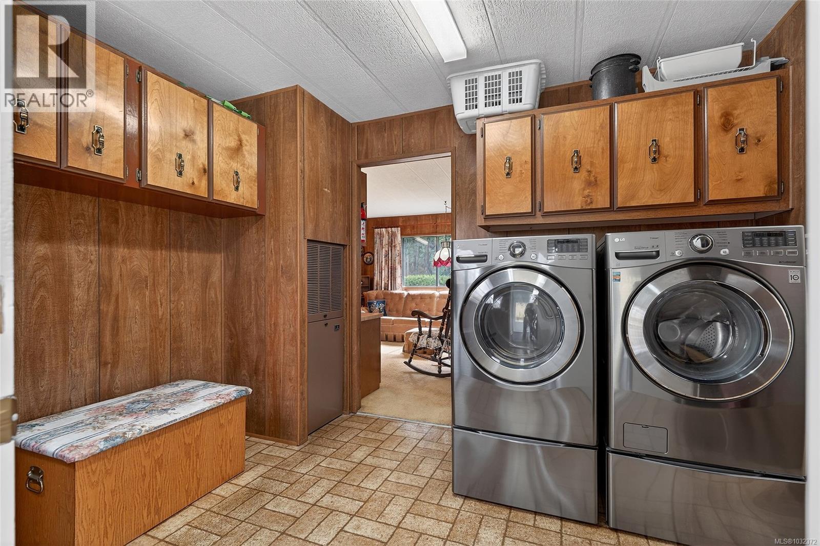 305 ALLSBROOK RD - 27