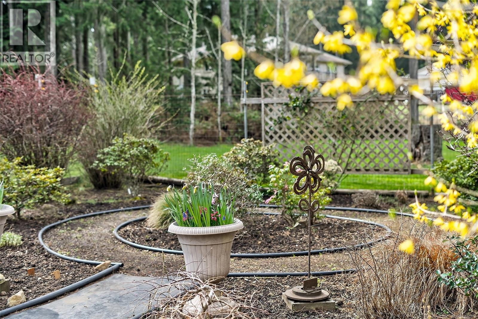 305 ALLSBROOK RD - 35