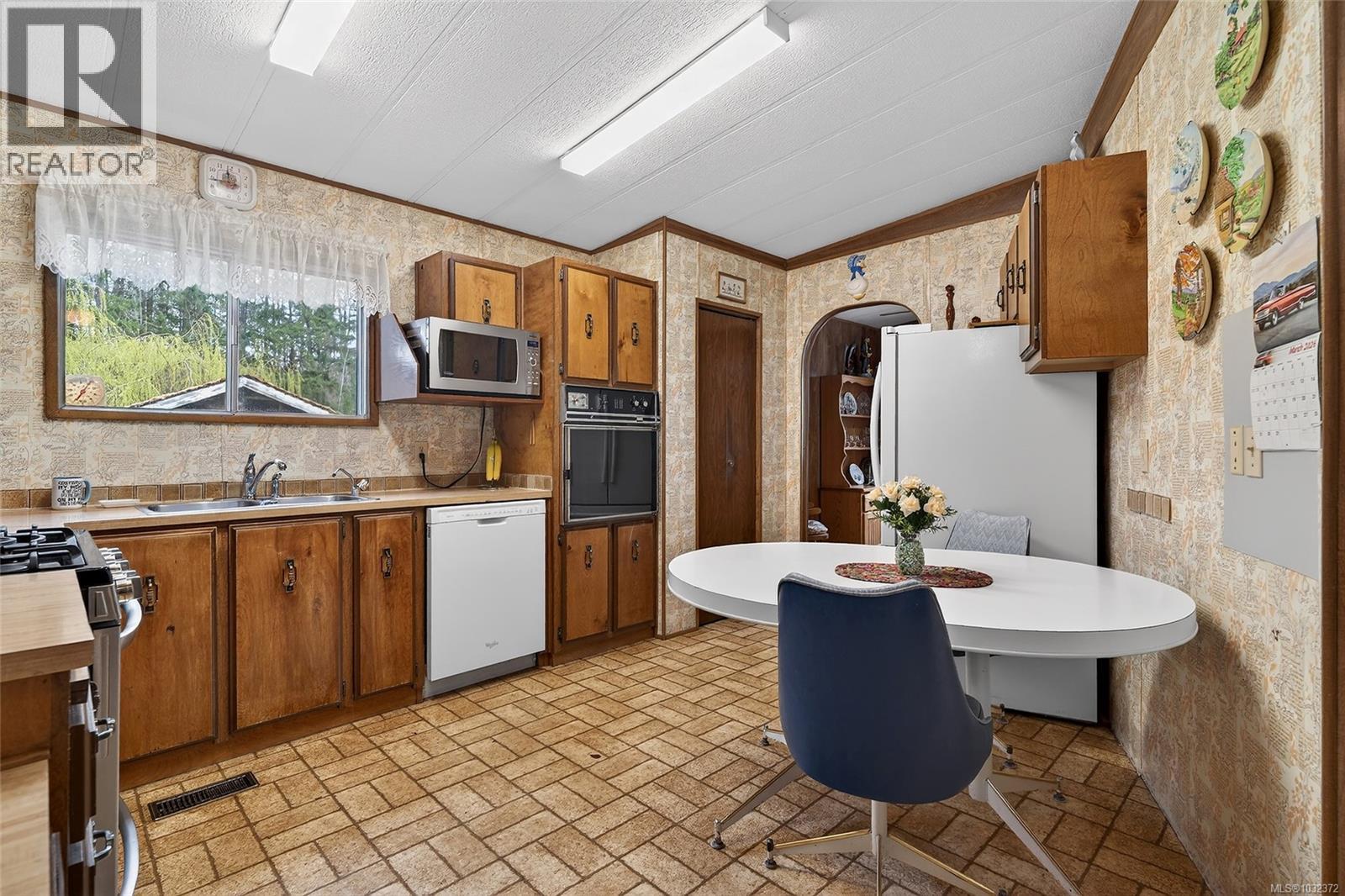 305 ALLSBROOK RD - 4