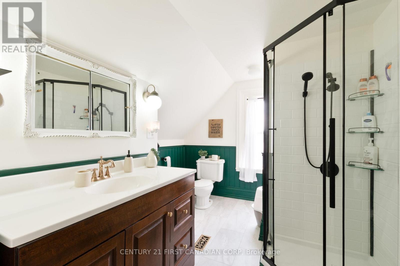 1 FAIRVIEW AVENUE Property Photo