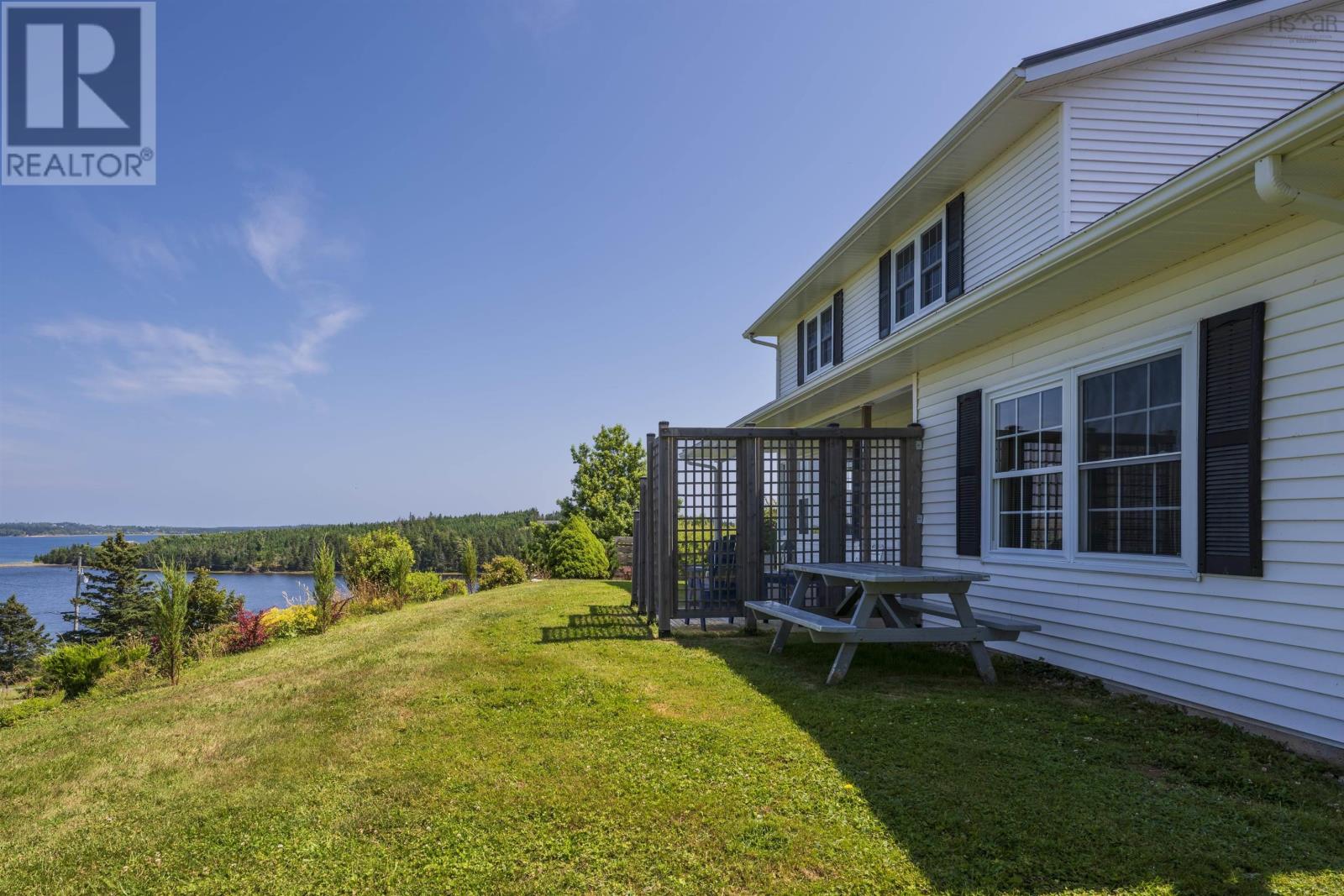 Property 21 of 48 of 210 South Cove Drive