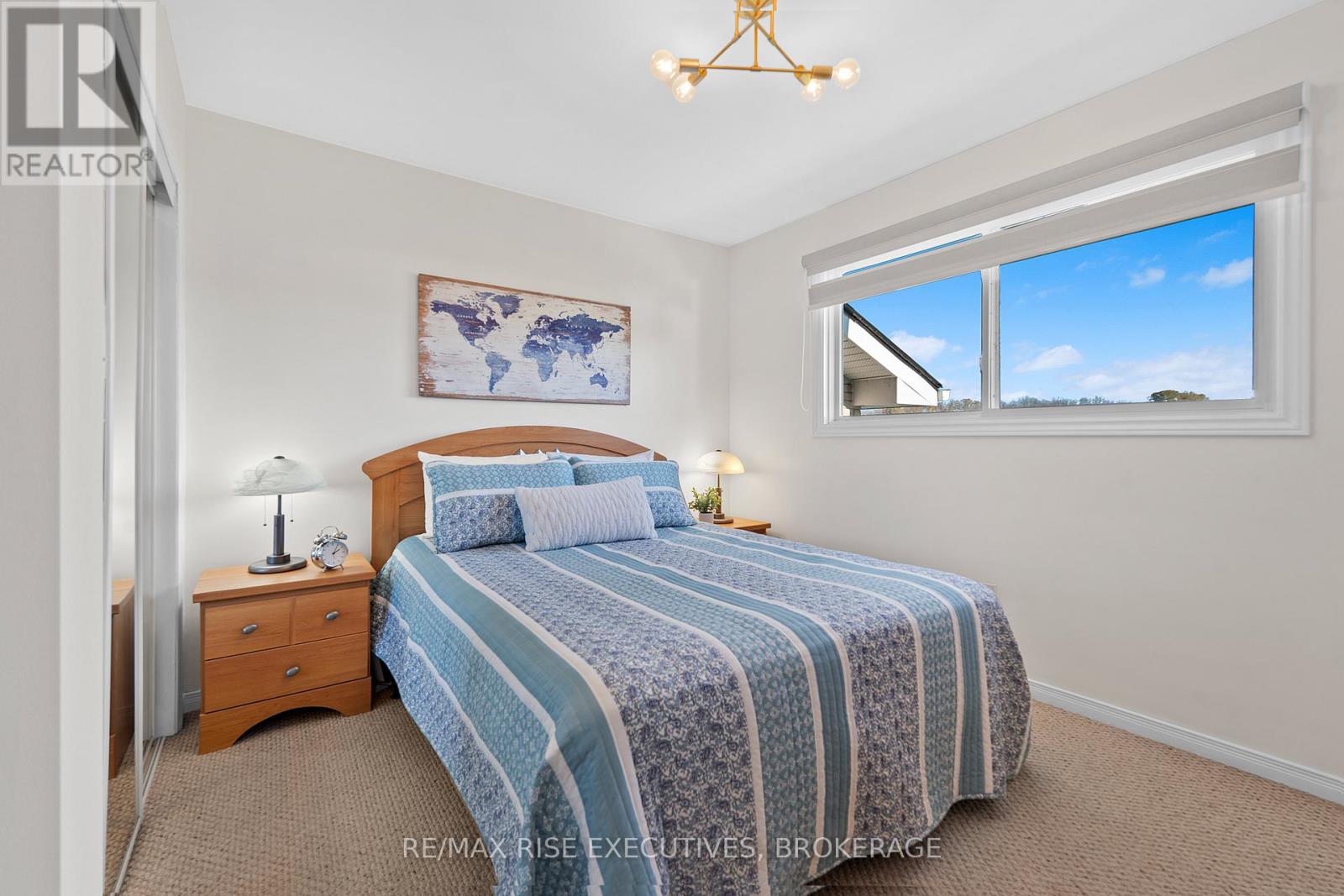 470 DUNDAS STREET W - 18