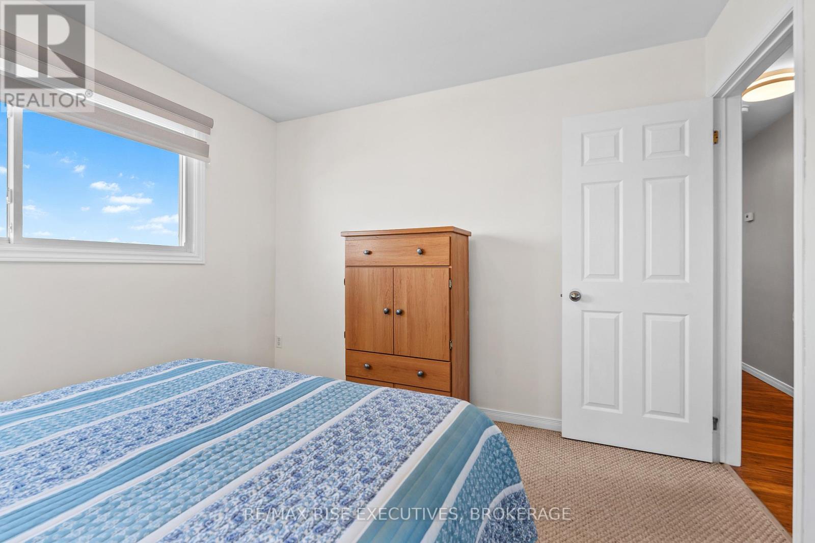 470 DUNDAS STREET W - 19
